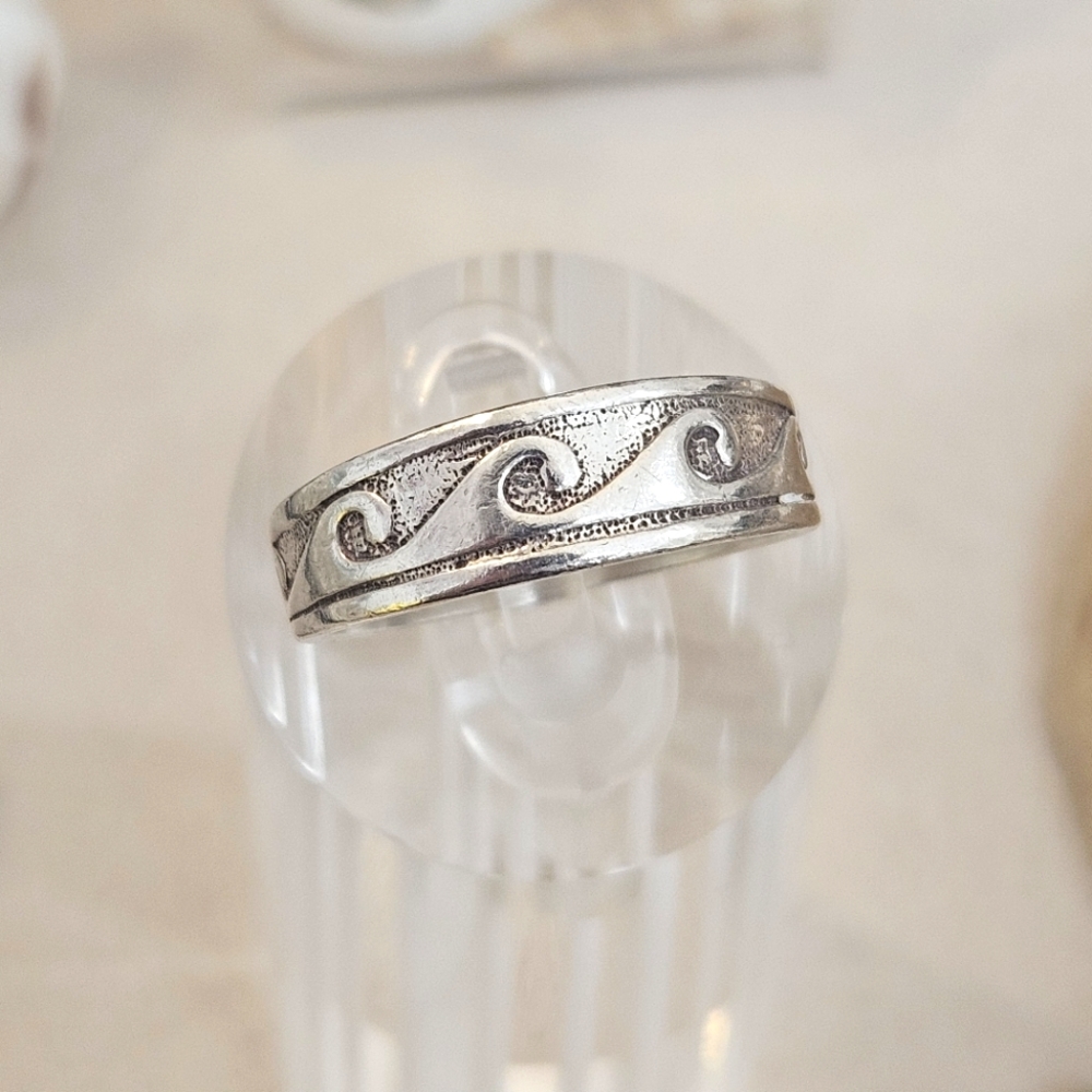 Mexico 925 Band Wave Pattern Design Ring Size 7 US